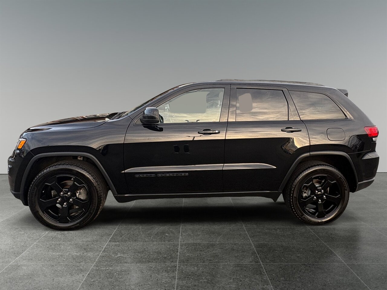 2018 Jeep Grand Cherokee Upland in Black — thumbnail 23 of 27
