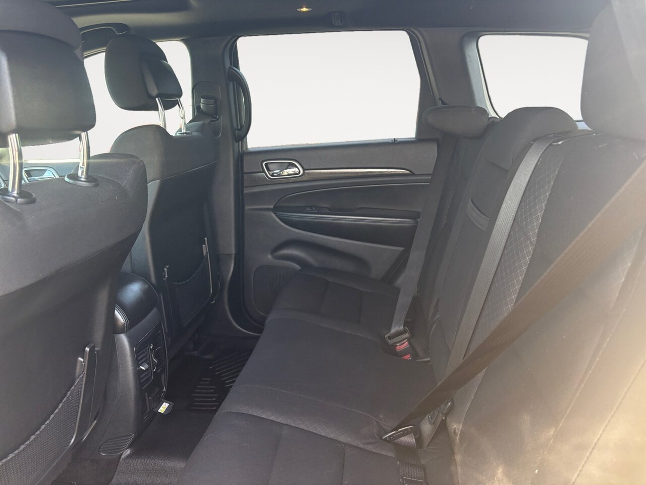 2018 Jeep Grand Cherokee Upland in Black — thumbnail 14 of 27