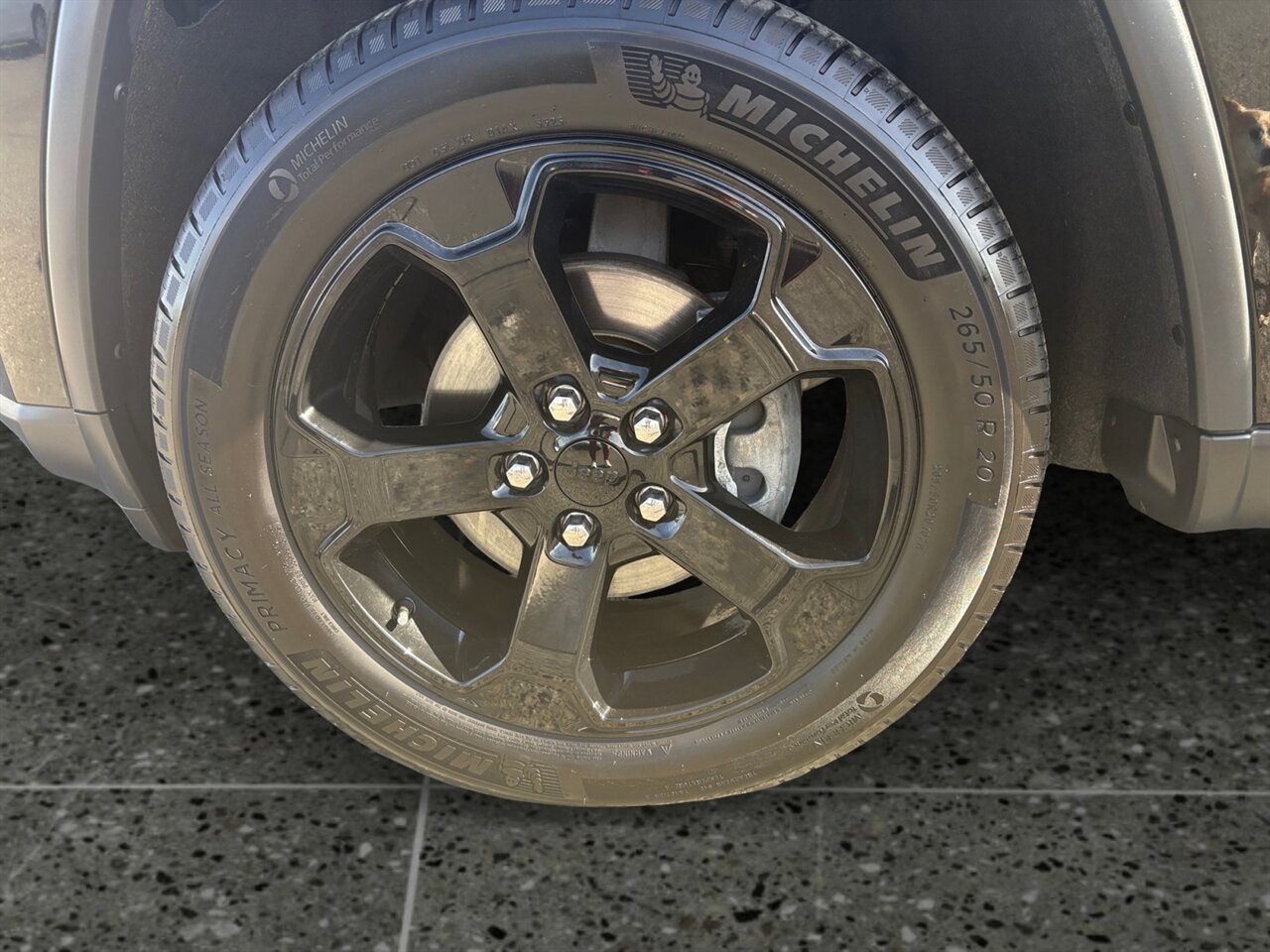 2018 Jeep Grand Cherokee Upland in Black — thumbnail 15 of 27