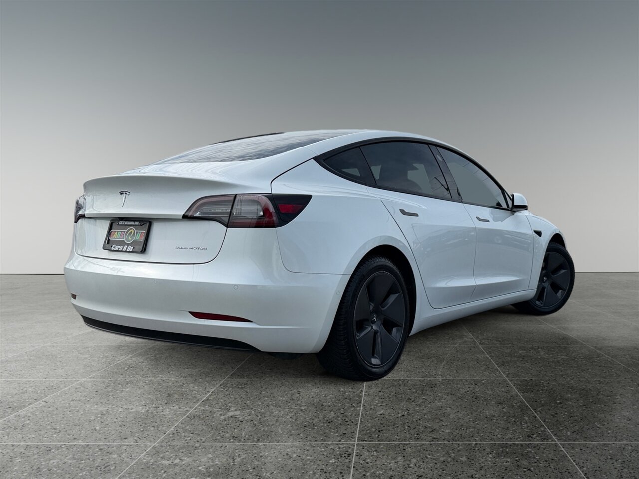 2022 Tesla Model 3 Long Range in White — thumbnail 6 of 21